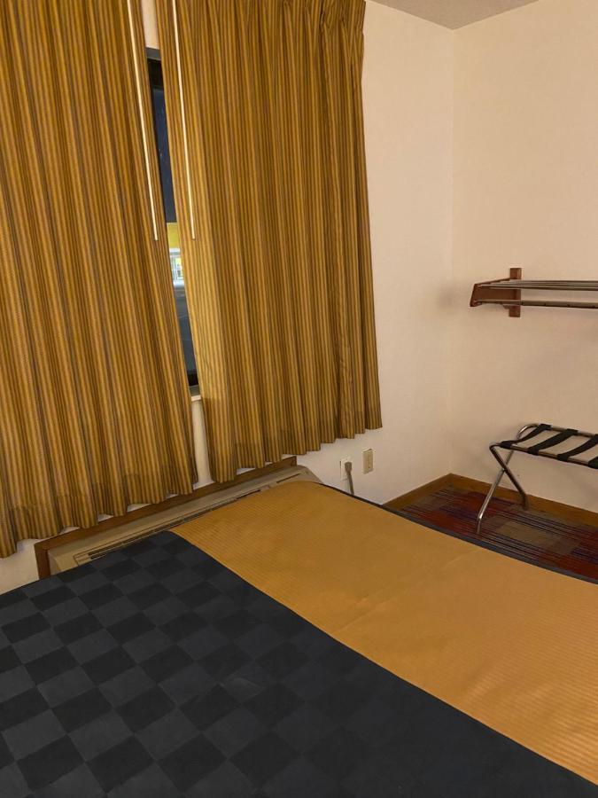 Americas Best Value Inn Champaign Bagian luar foto